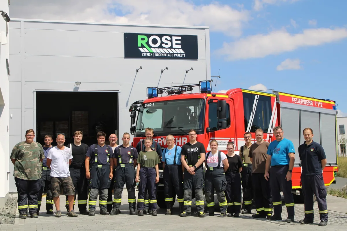 Ernstfall-Training auf dem Firmengelände – Soziales Engagement von Fußbodenbau Rose